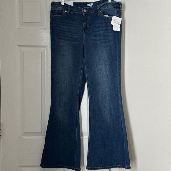bp Denim - Brand New BP. Women's Juniors Low-Rise Flare Jeans Vintage Medium Wash Size 34